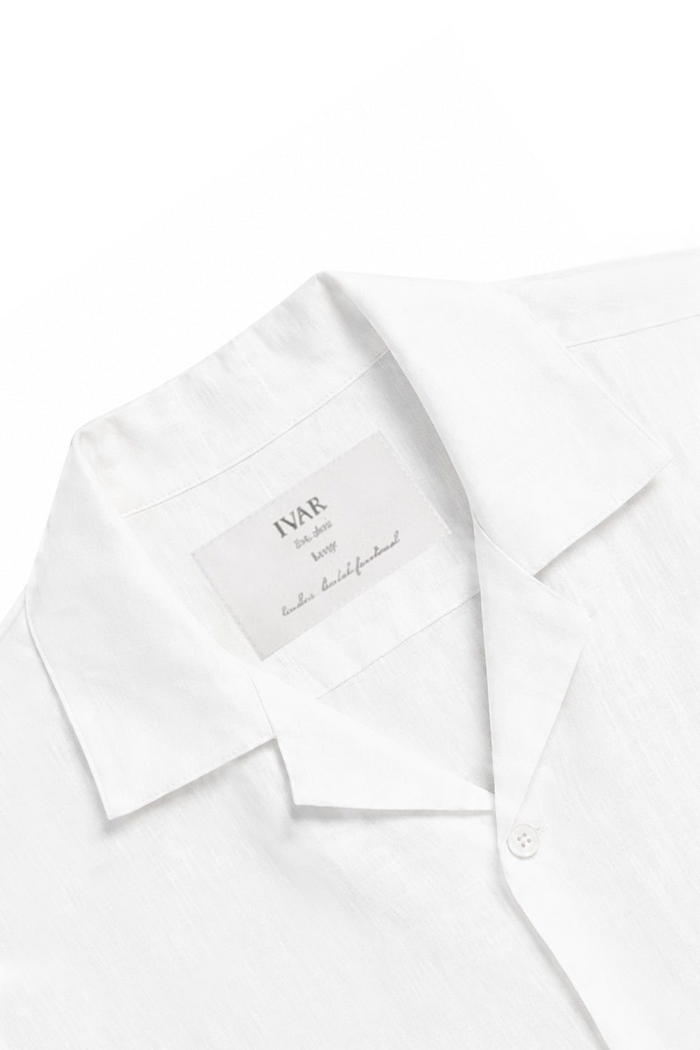 IVAR White Cuban Collar Linen Shirt - Close-Up Collar Detail - IVAR Clothing