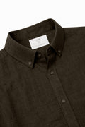 IVAR Brown Linen Shirt - Close-Up Collar Detail - IVAR Clothing