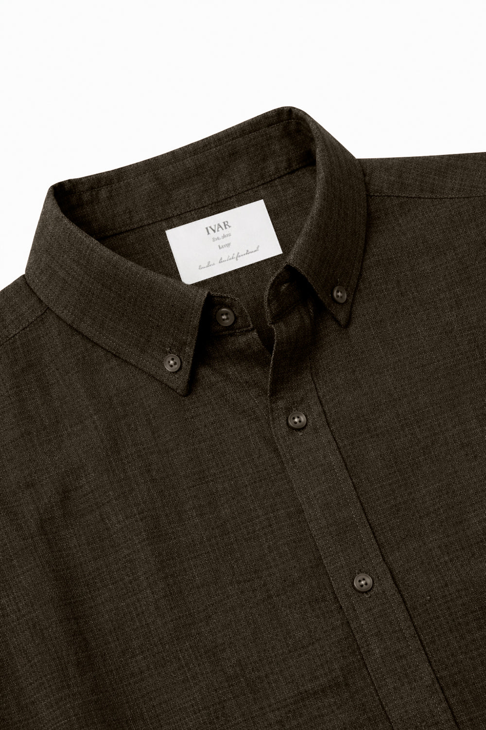 IVAR Brown Linen Shirt - Close-Up Collar Detail - IVAR Clothing