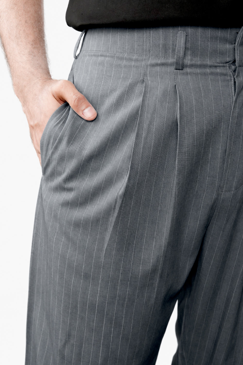 IVAR Heather Grey Luxe Pinstripe Pant - Close-Up Waistband Detail - IVAR Clothing
