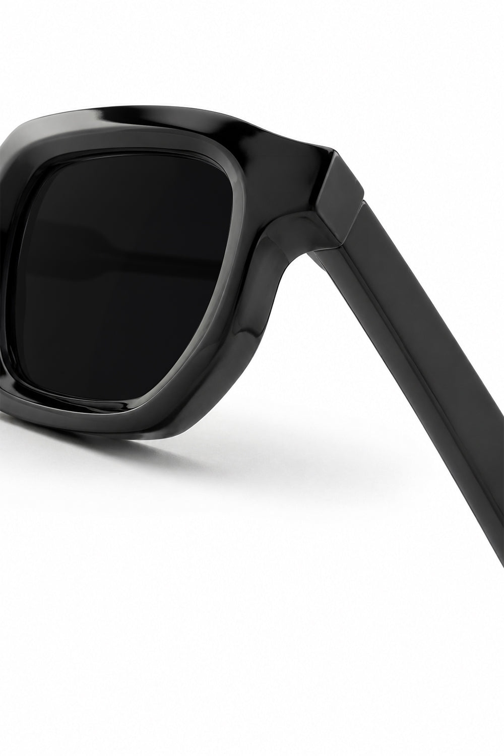 Ivar Nighthawk Glasses - Close-Up Lens Detail - IVAR Clothing