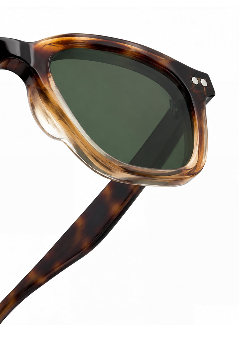 Ivar Woolland Glasses - Close-Up Lens Detail - IVAR Clothing